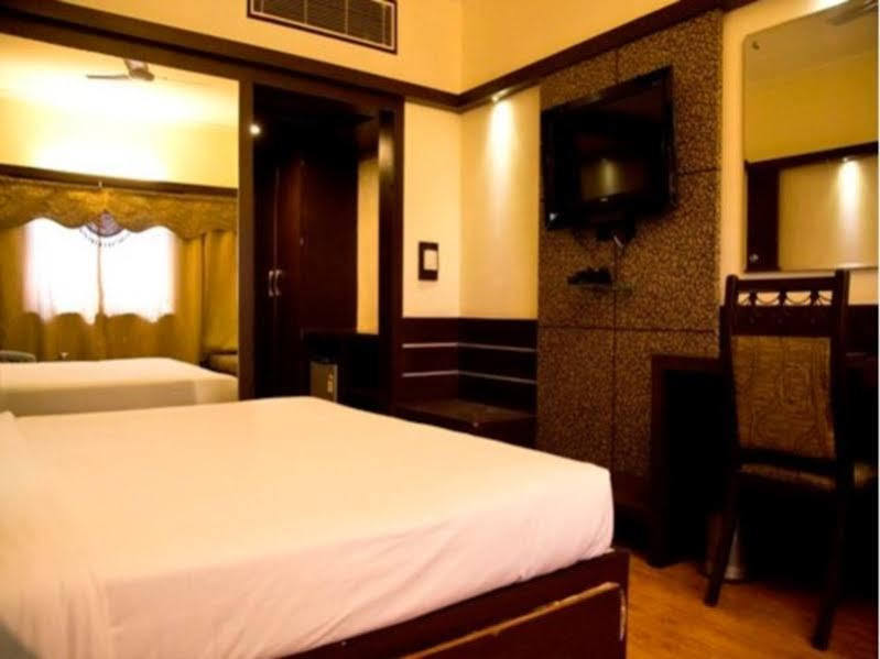 Oyo Rooms Dhakkan Wala Kuan Indore Zewnętrze zdjęcie